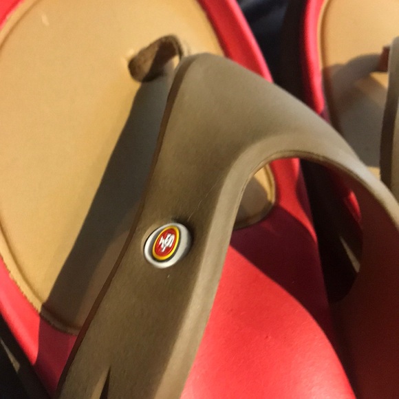 Hawaiian jelly’s brand sandals.49ers logo. - Picture 3 of 5